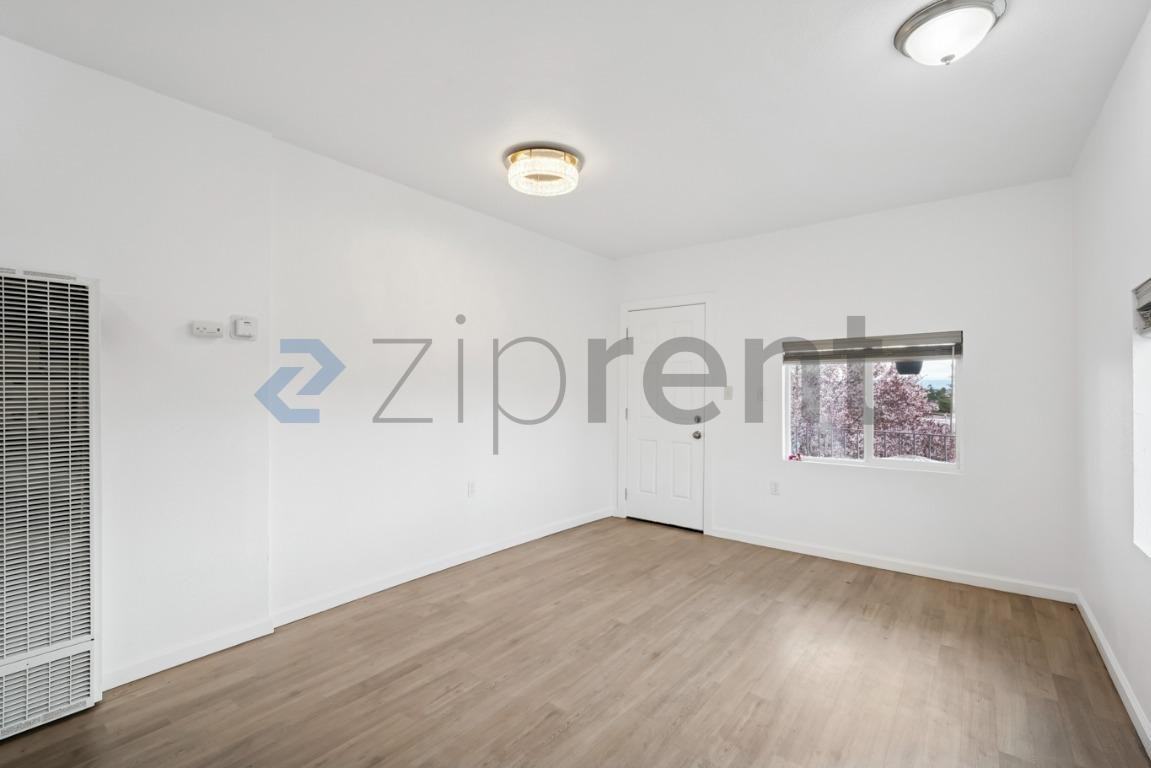 2204 E 24th St #2204A - Photo 7 of 24