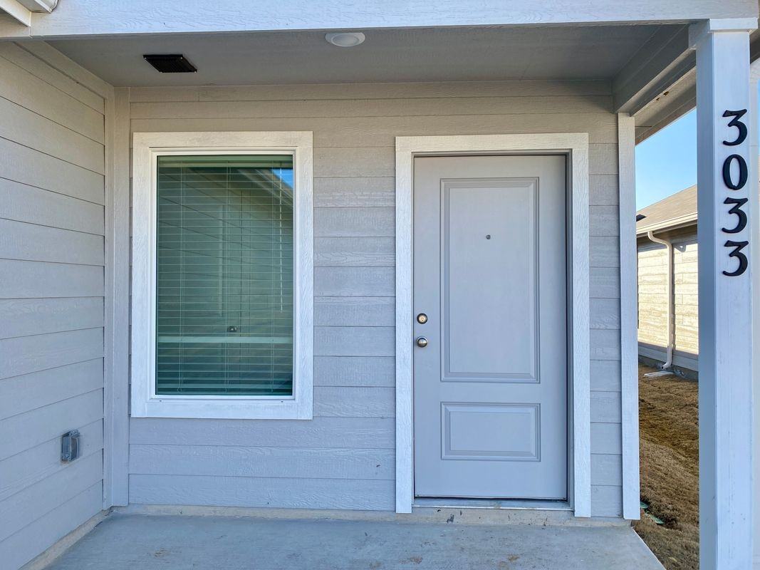 3033 Campeiro Ave - Photo 3 of 35