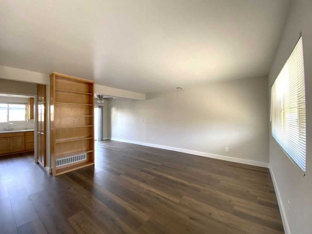 7928 Virginia St - Photo 2 of 19