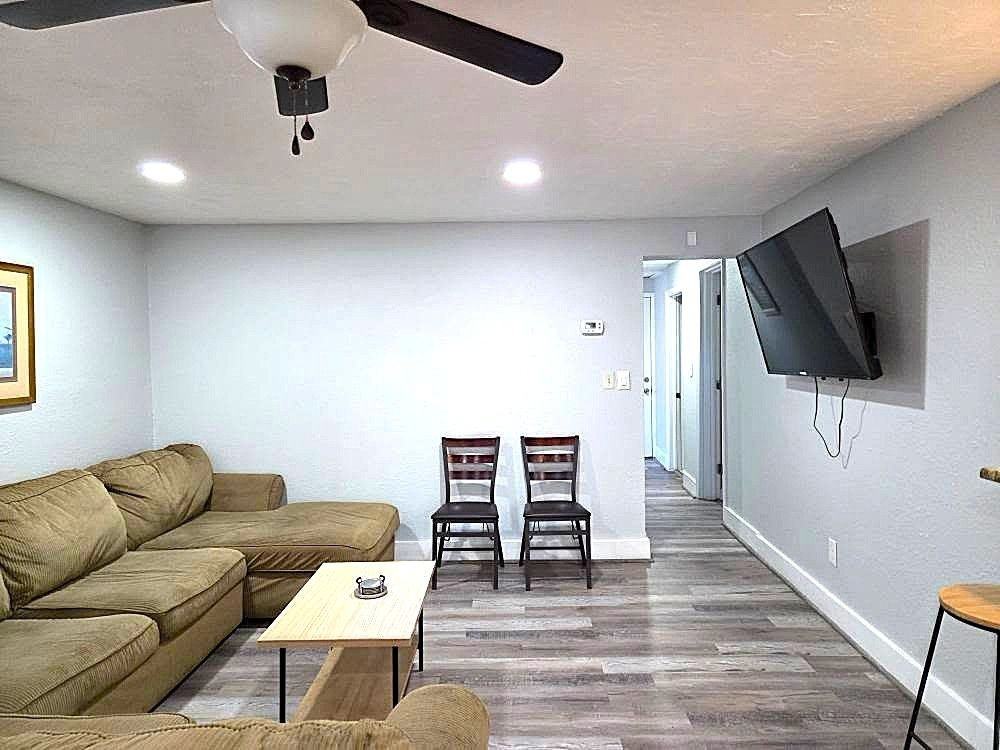 6886 49th Ave N - Photo 3 of 22