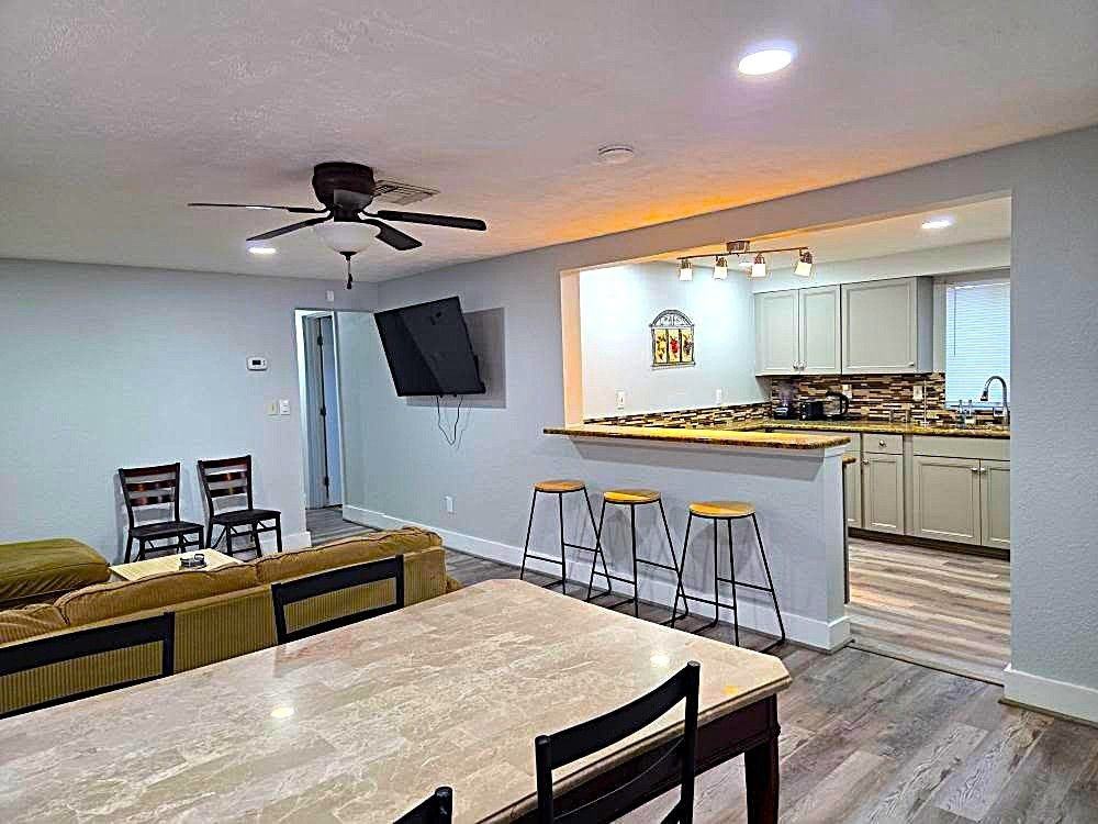 6886 49th Ave N - Photo 6 of 22