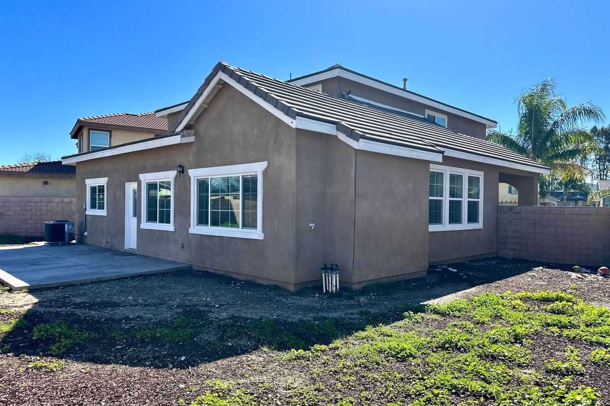 16628 Atlas Ln - Photo 5 of 39