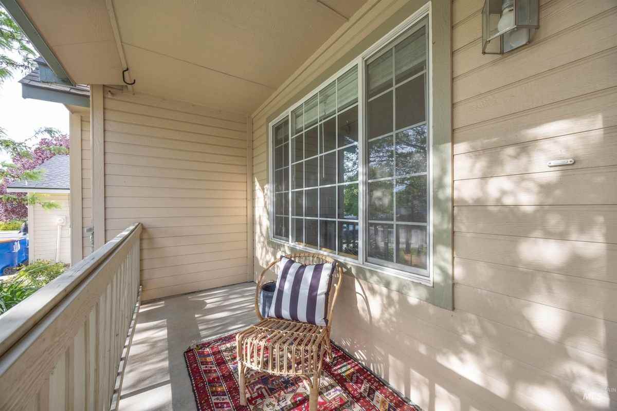 6512 S Lone Tree Way - Photo 3 of 18