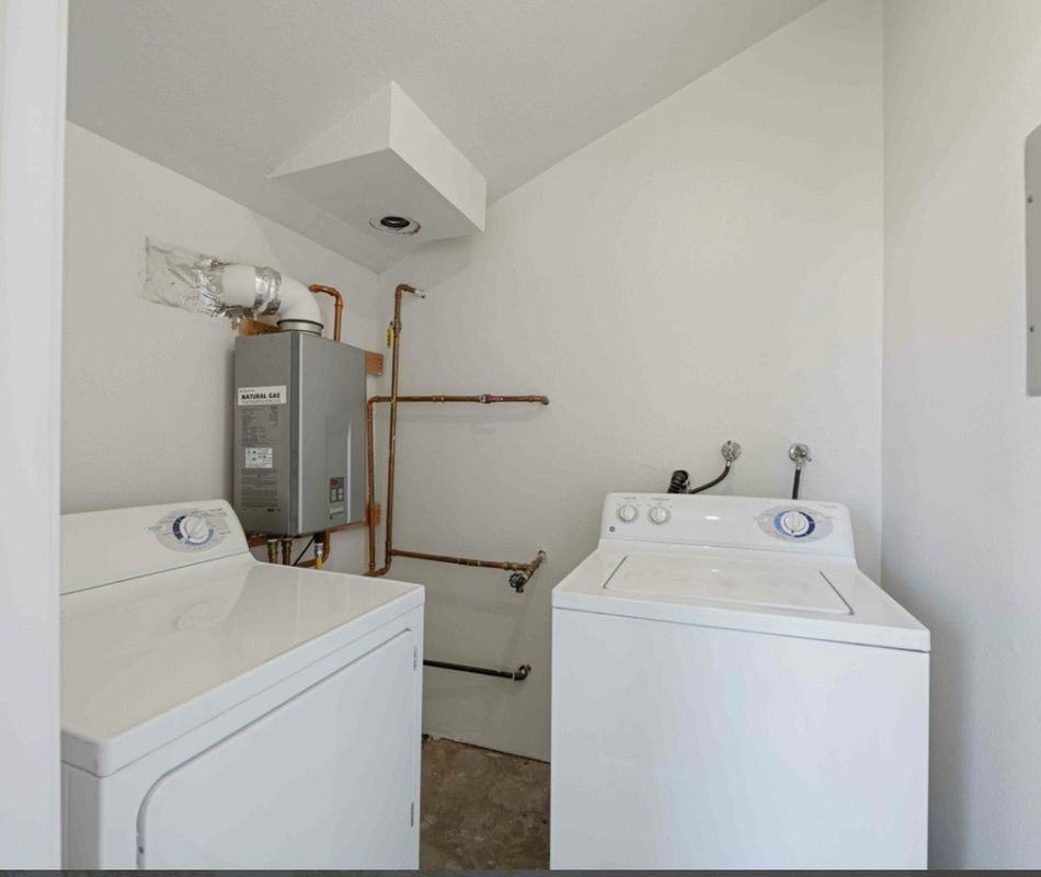 25339 The Old Rd - Photo 2 of 10