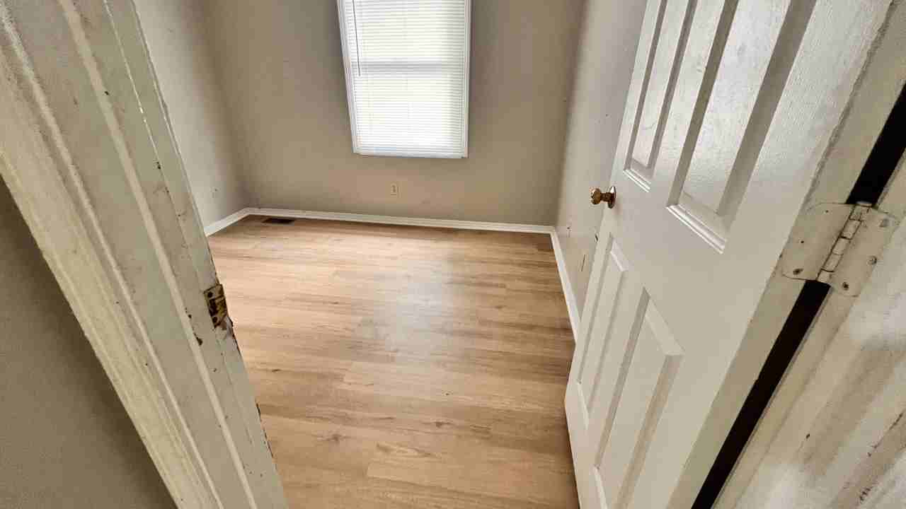 1383 W Allen St #B3 - Photo 6 of 18