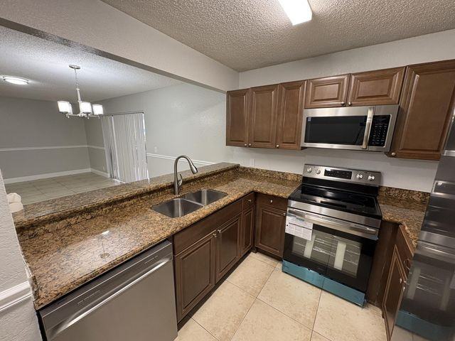 1541 Balfour Point Drive #A - Photo 5 of 8