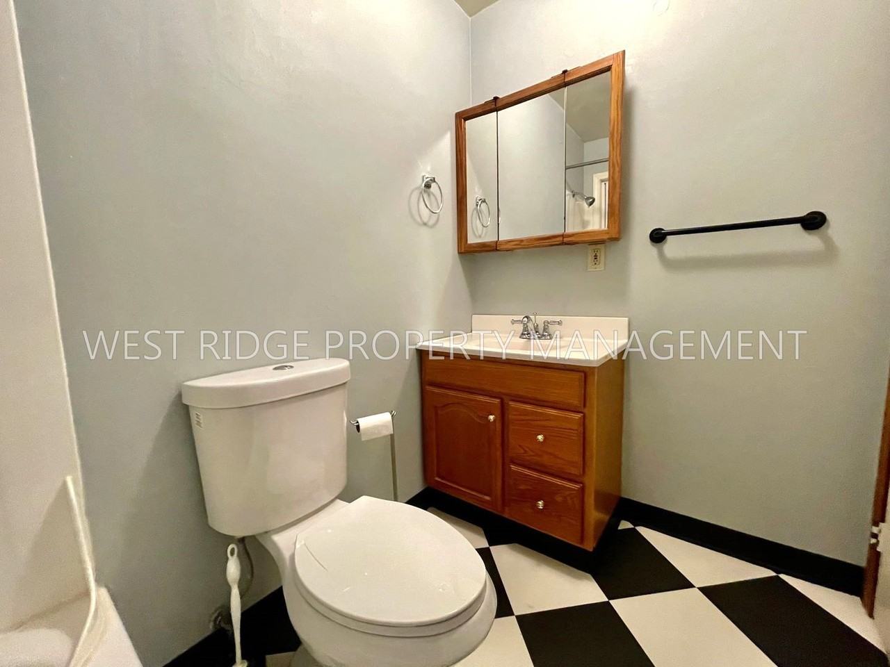 133 Nw Trinity Pl #2 - Photo 5 of 15