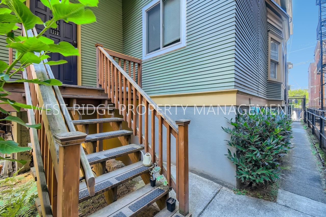 133 Nw Trinity Pl #2 - Photo 3 of 15