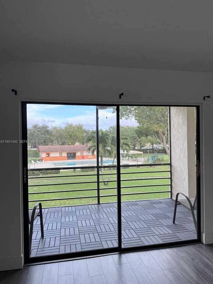 5917 Vía Vermilya - Photo 3 of 8