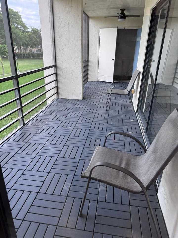 5917 Vía Vermilya - Photo 2 of 8