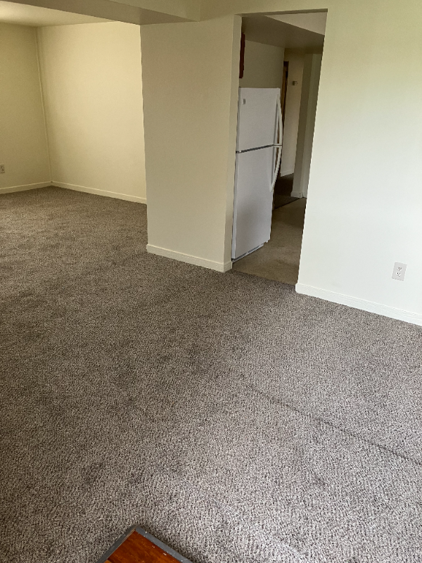 1120 10th Ave Nw - Photo 3 of 16