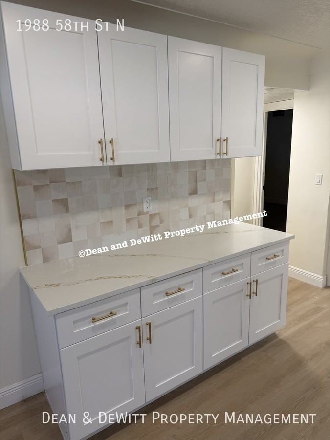 1988 58th St N - Photo 4 of 19