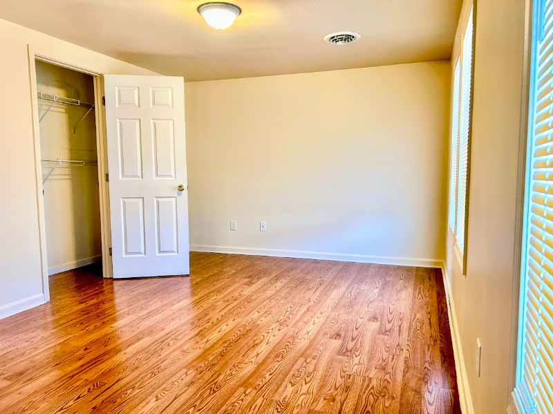 118 W Potomac St - Photo 3 of 10