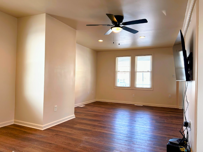 118 W Potomac St - Photo 7 of 10