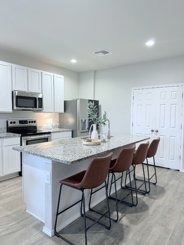 518 Pleasanton Way - Photo 7 of 30