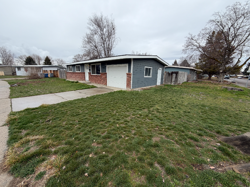 402 Chestnut St - Photo 2 of 20