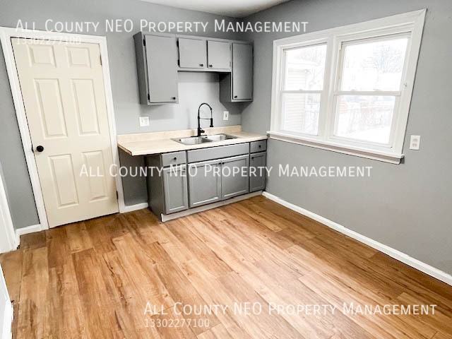 3400 E 52nd St - Photo 6 of 13