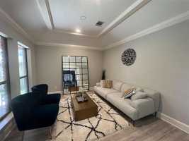 featured image of 911 Montview Dr