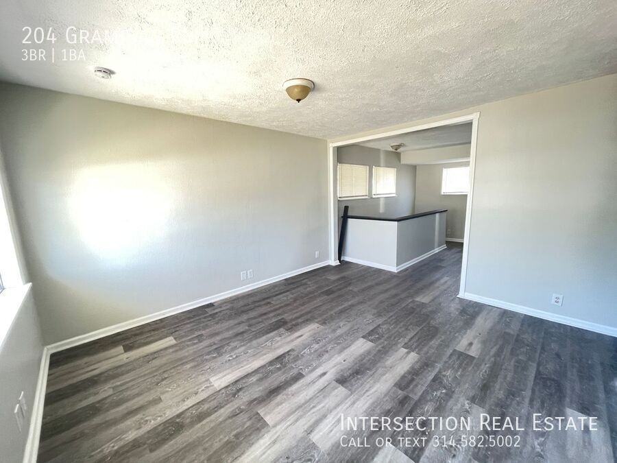 204 Grampian Rd - Photo 3 of 18