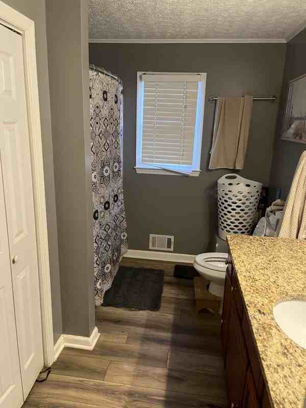 142 Wanda Ave - Photo 5 of 13