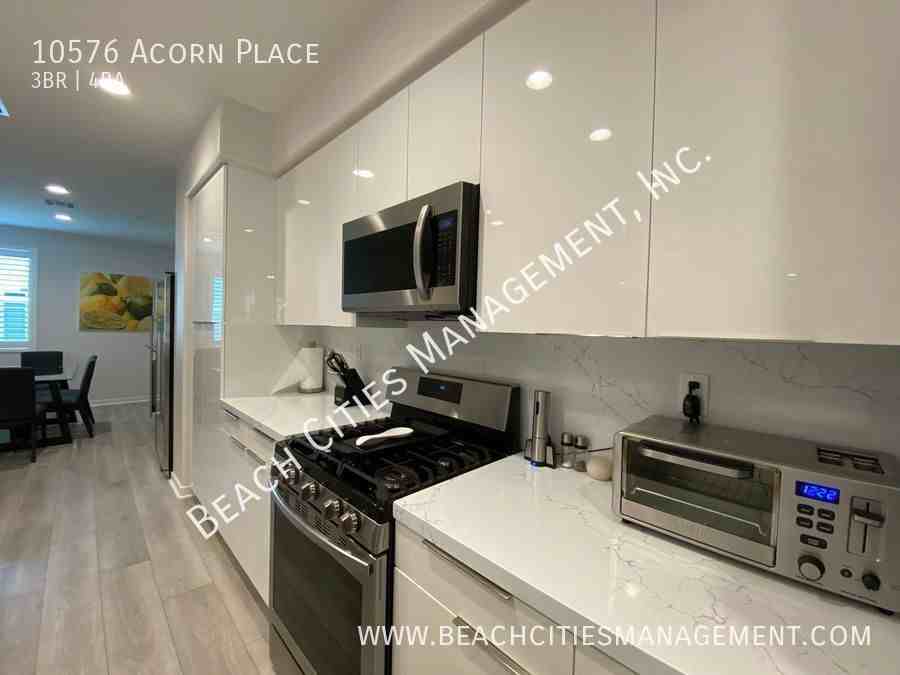 10576 Acorn Pl - Photo 7 of 50