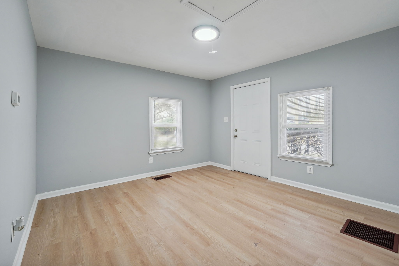 562 Grant St Sw - Photo 4 of 12