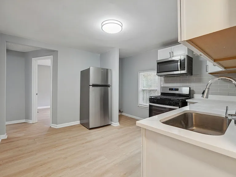 562 Grant St Sw - Photo 7 of 12