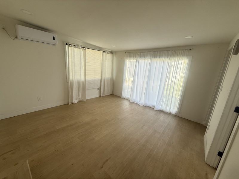 2077 Belle St - Photo 2 of 5