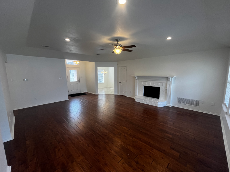 701 Stonebrooke Dr - Photo 3 of 33