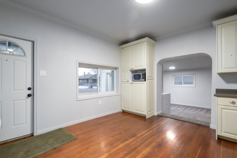 445 Ne. - Photo 6 of 20