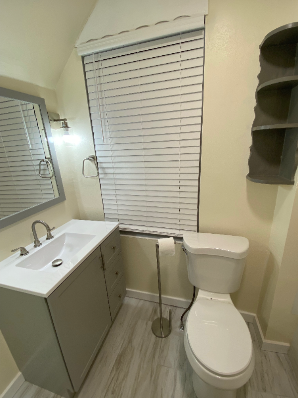 823 N 5th St #C - Photo 3 of 6