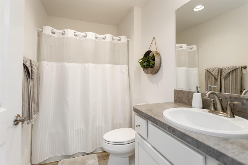 5745 Gillespie Ln - Photo 5 of 16