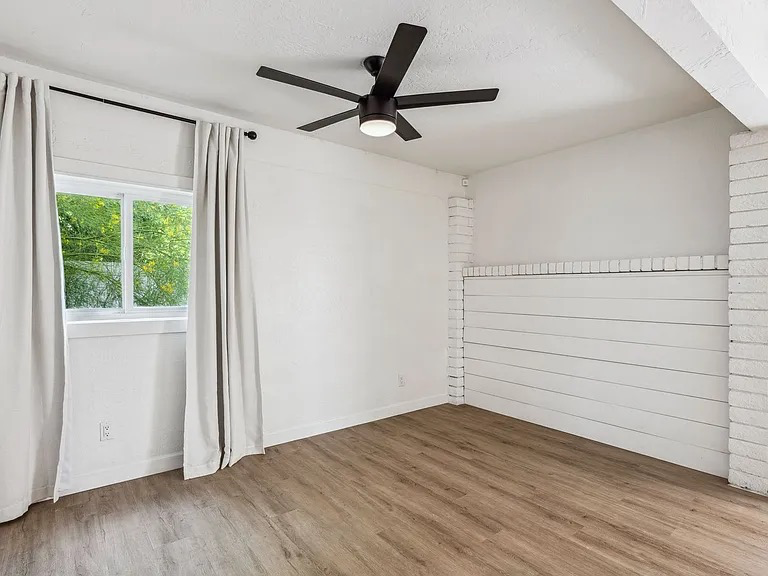 1609 E Montecito Ave - Photo 3 of 10