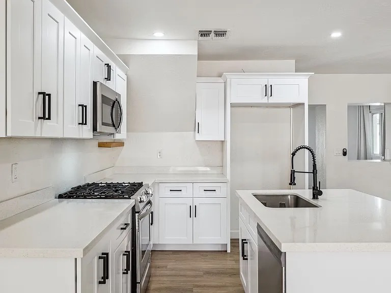 1609 E Montecito Ave - Photo 5 of 10