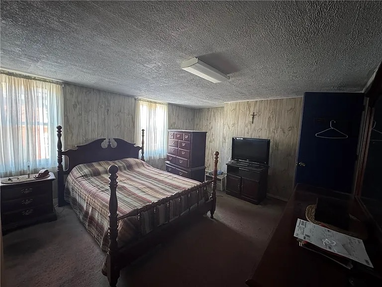 233 38th St #233-38th - Photo 4 of 7