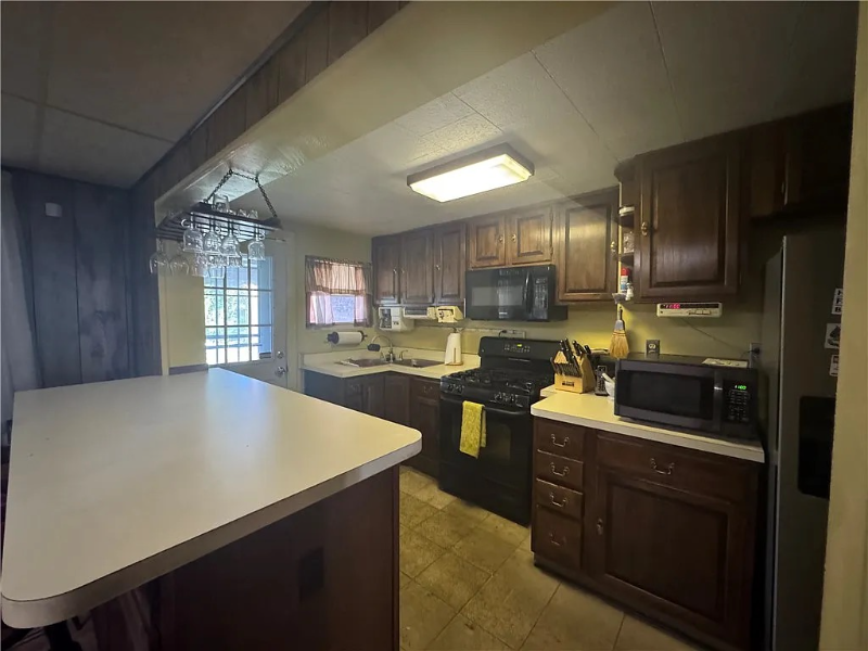 233 38th St #233-38th - Photo 5 of 7