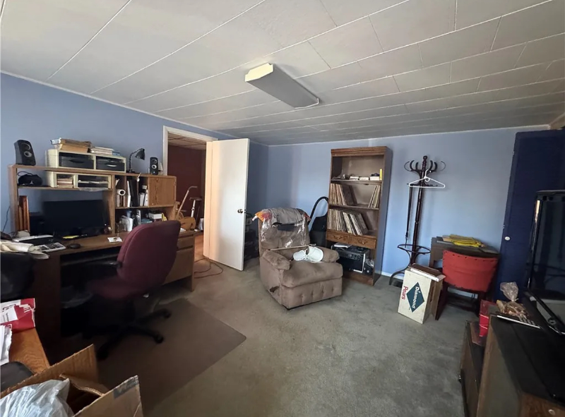 233 38th St #233-38th - Photo 6 of 7