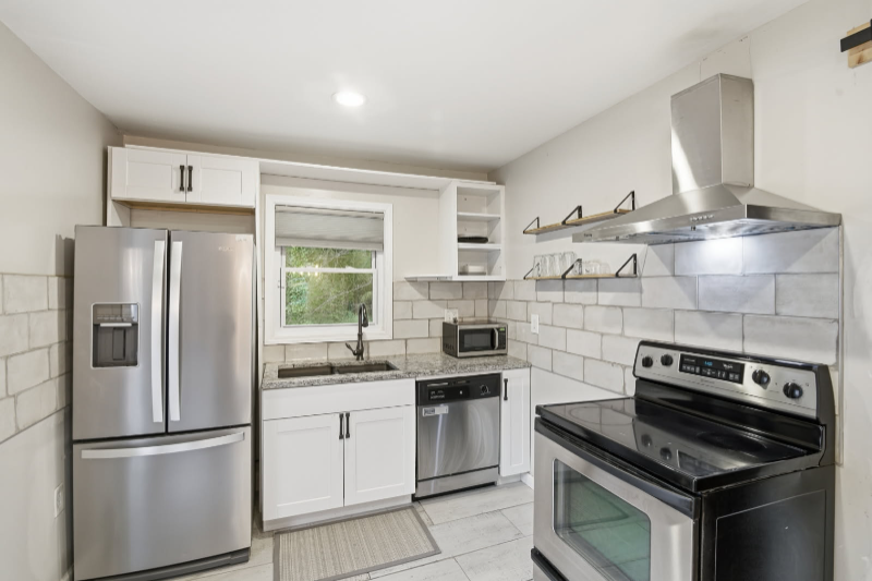 1373 Benteen Way Se - Photo 7 of 9