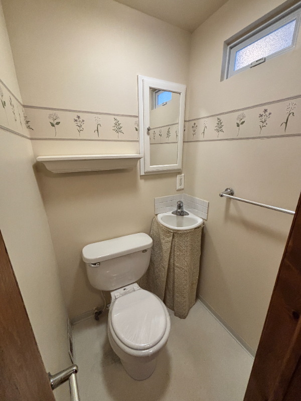 1321 Lay Blvd - Photo 5 of 20
