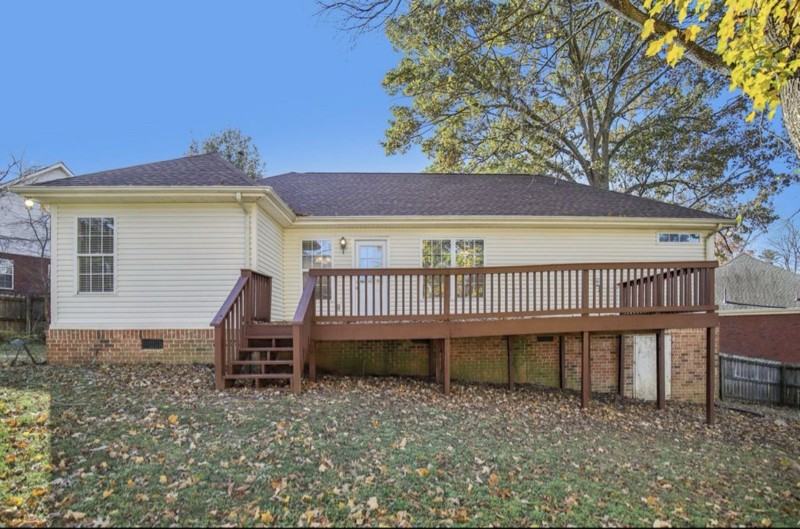 307 Parrish Cres - Photo 2 of 6