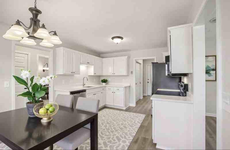 307 Parrish Cres - Photo 3 of 6