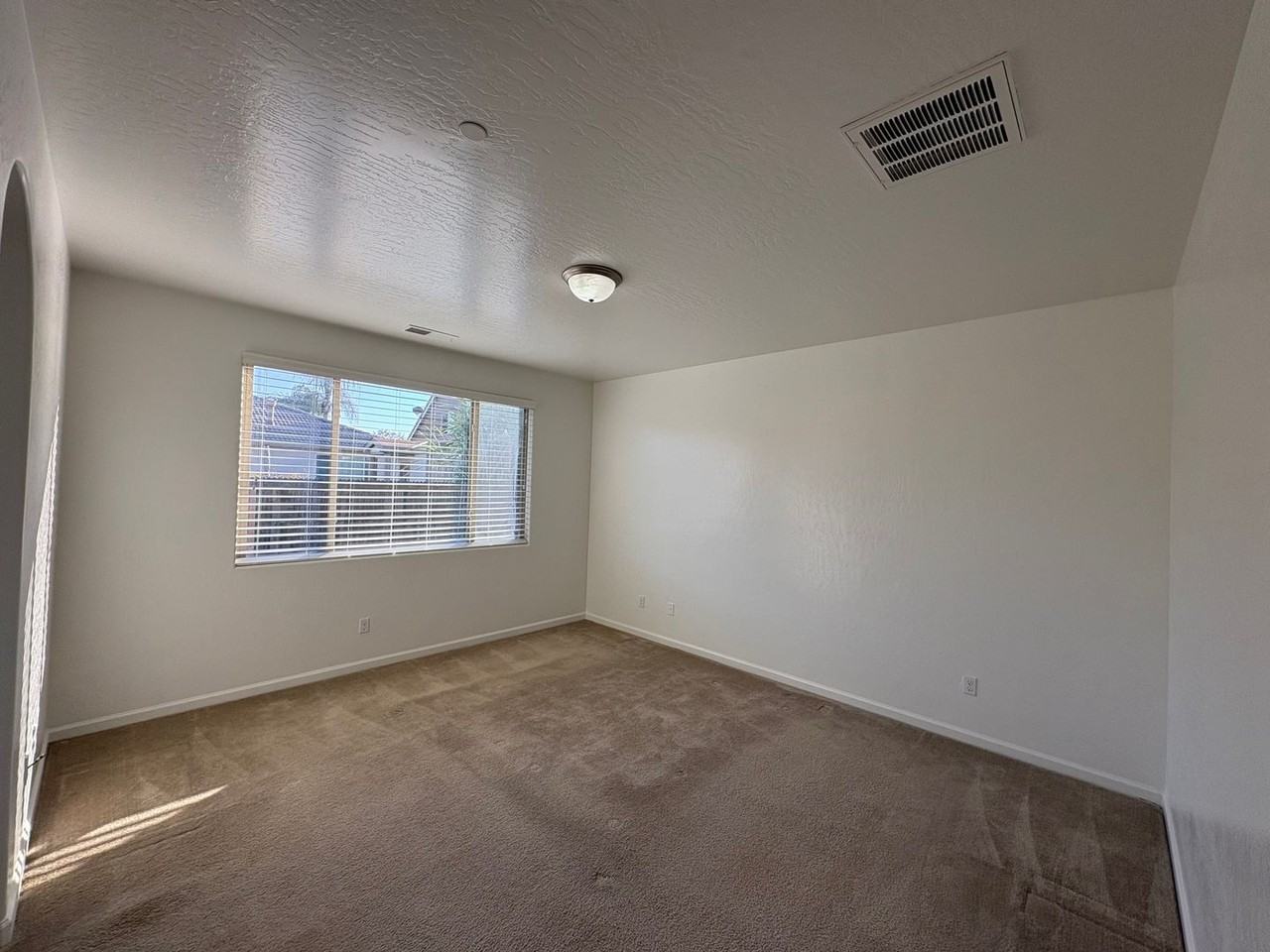 3633 W Harold Ave - Photo 3 of 36