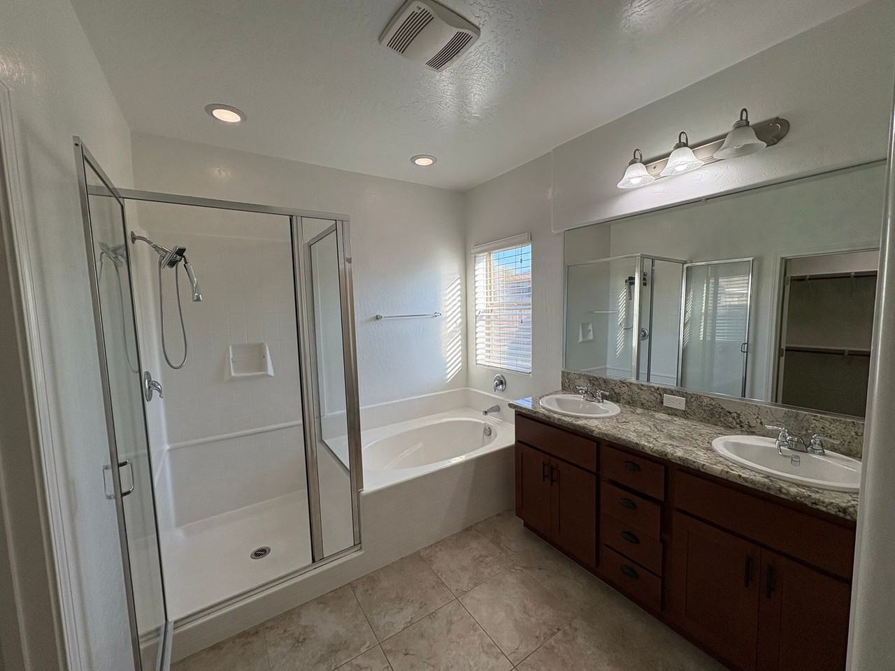 3633 W Harold Ave - Photo 6 of 36