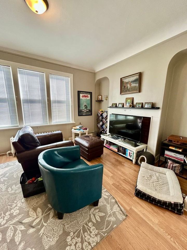 1127 E 3rd Street - Photo 3 of 23