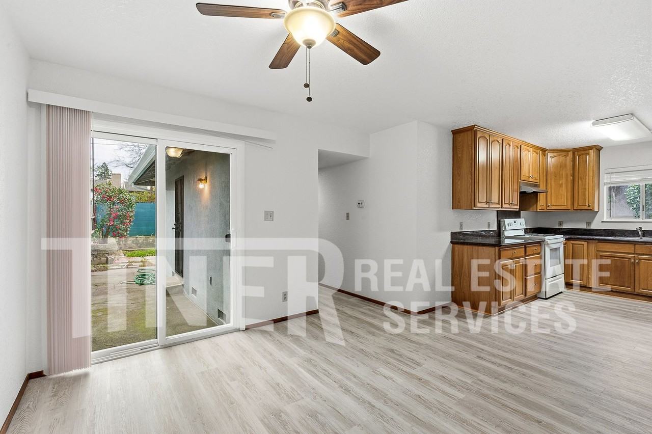 2304 Villanova Cir - Photo 4 of 23