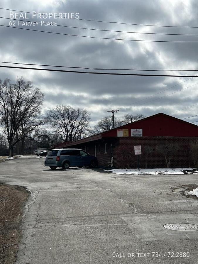 62 Harvey Pl - Photo 5 of 16