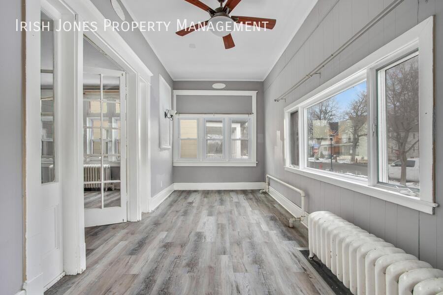 796 Columbus Pkwy - Photo 5 of 14