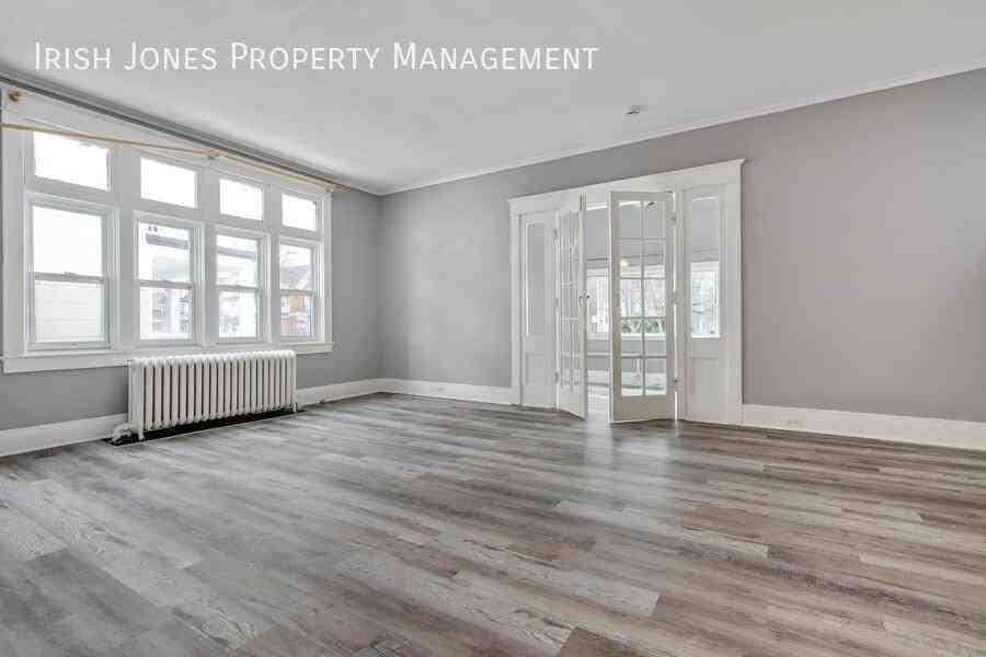 796 Columbus Pkwy - Photo 7 of 14