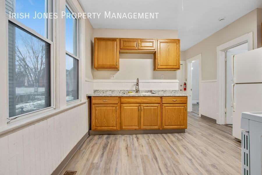 345 Baraga St #1 - Photo 5 of 17