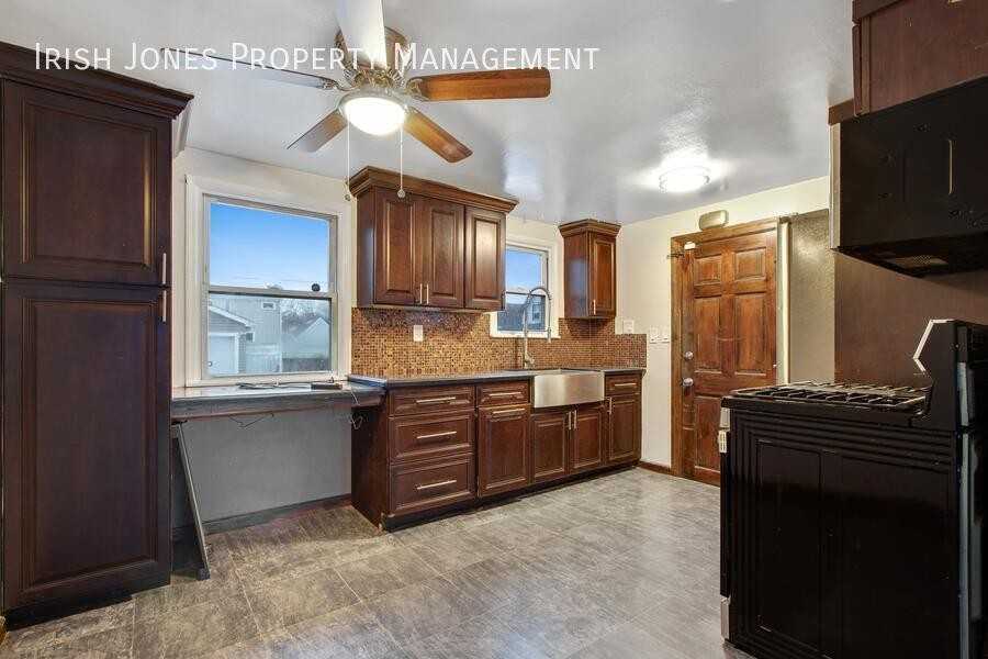 15 Arbour Ln #1LEFT - Photo 4 of 11